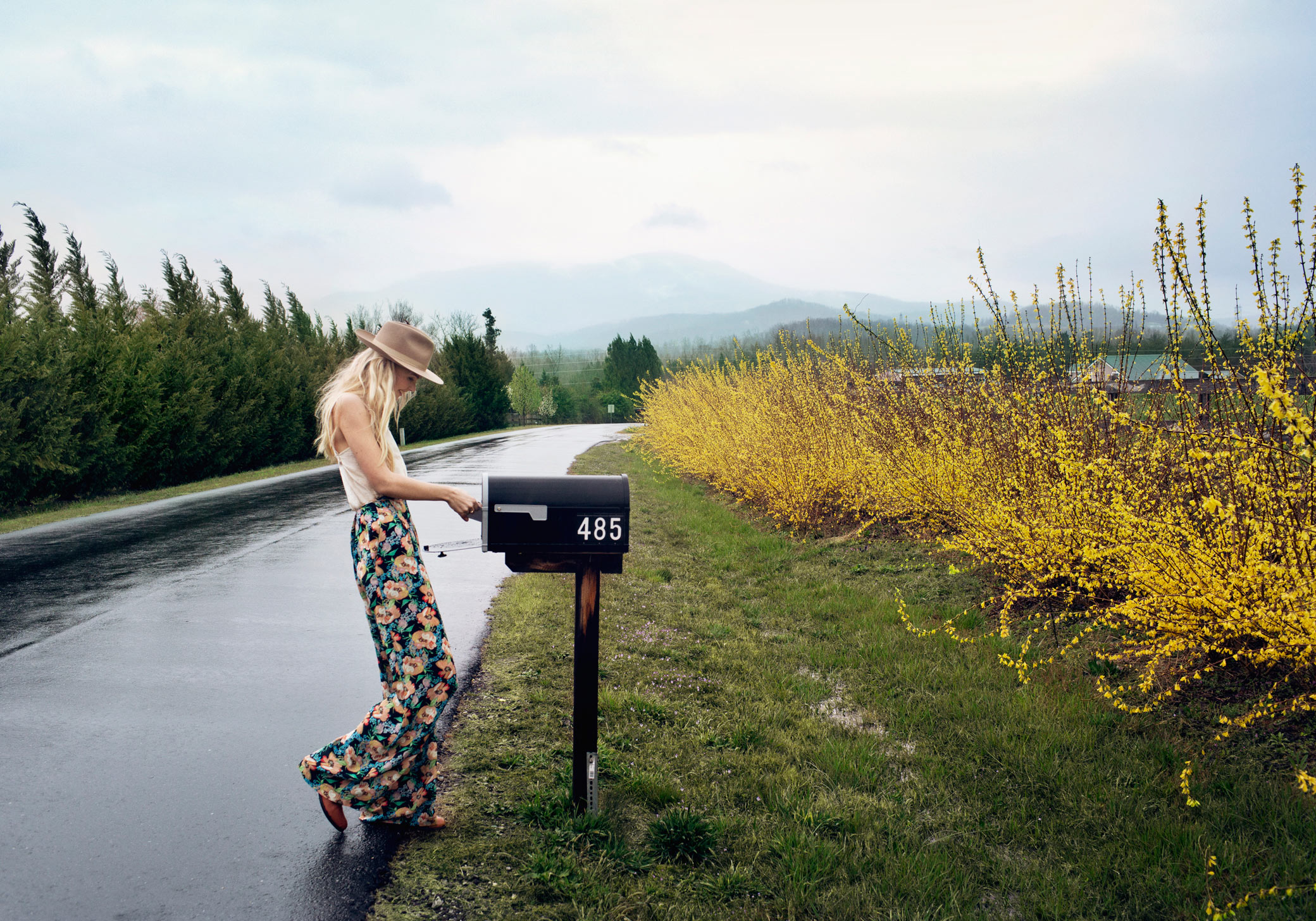 emily nathan tiny atlas south carolina 16 pretty girl cowboy hat mailbox rain